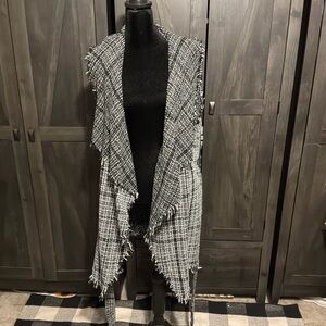 SHEIN Black and White Textured Knit Vest